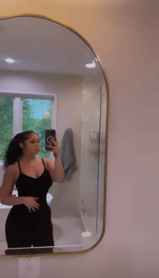 Mobile Masseuse an Escort - Image 3